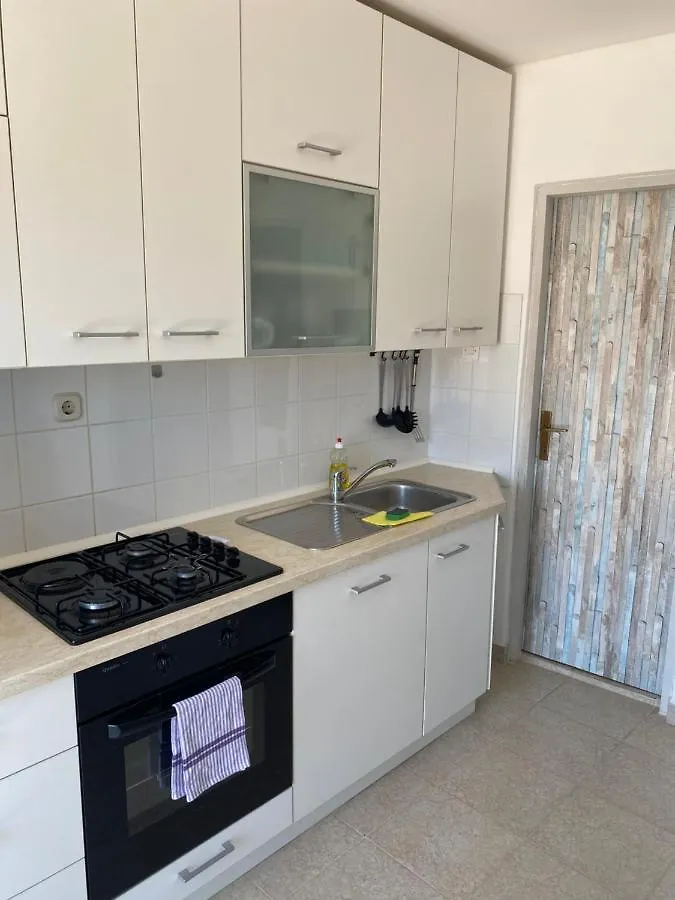 Beachfront Apartment Vir